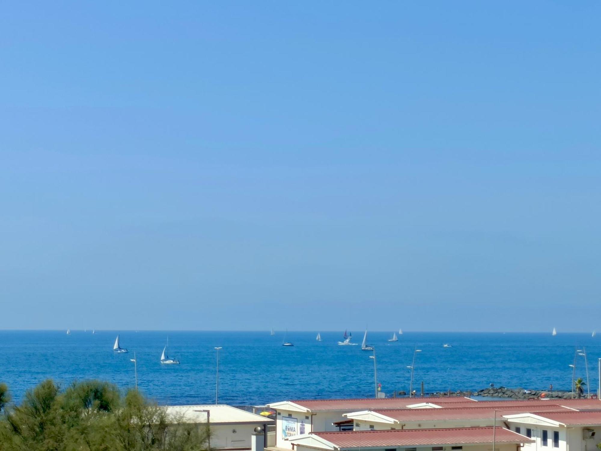 Casa Coco - Appartamento Al Mare Lido di Ostia Kültér fotó